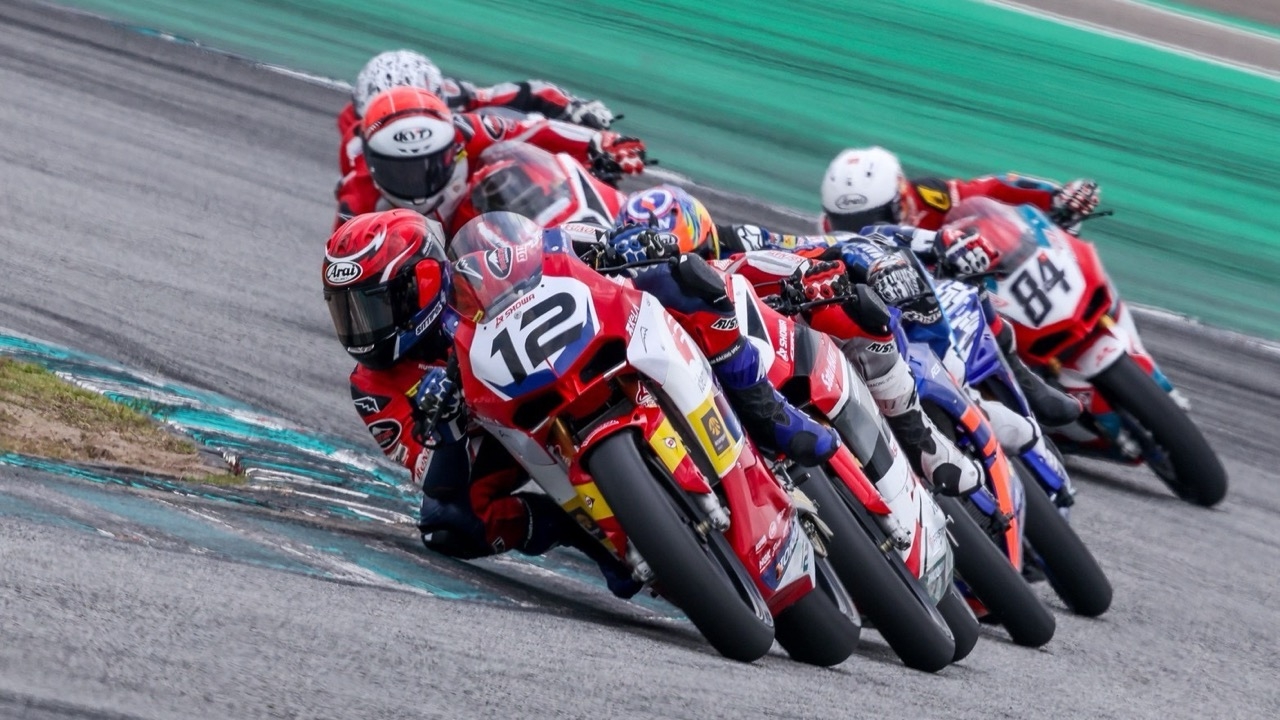 Panjaruji Battles Asias Best to Finish Top 4 in Race 2 of AP250 Class at Sepang