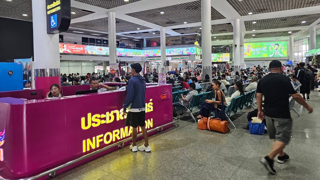 คนแห่กลับบ้านสงกรานต์ 2569 บขส. ยอดผู้โดยสารนิวไฮ 1.5 แสนคน พร้อมจัดรถเสริมไม่มีตกค้าง