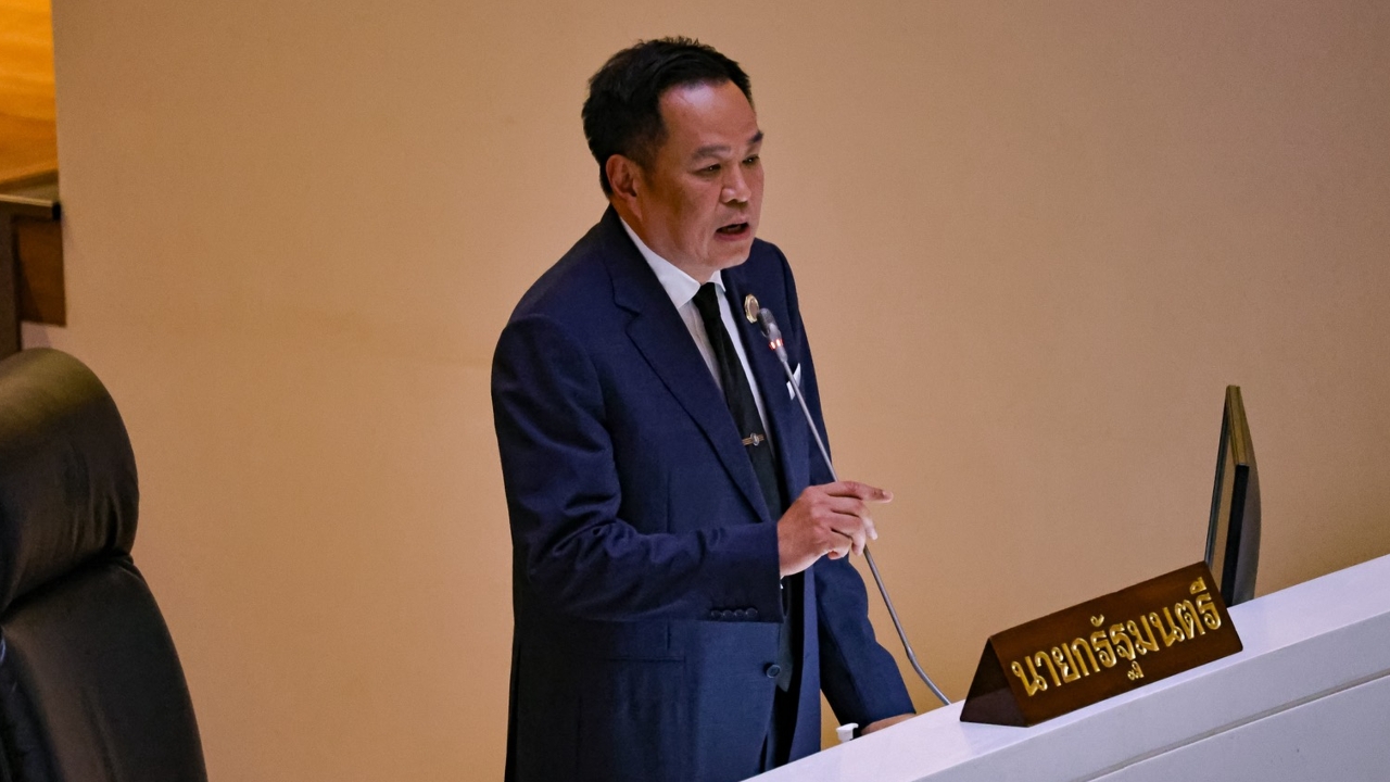 “อนุทิน” ซัด “พริษฐ์” ไม่ทำการบ้าน ประธานสั่งปิดประชุมหนี หลังขอใช้สิทธิ์พาดพิง