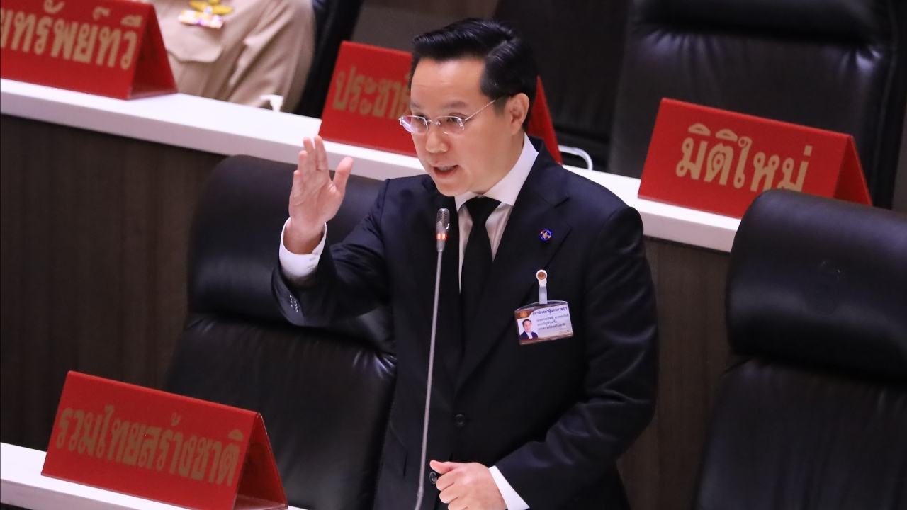 “อรรถวิชช์” แฉยับวิกฤตน้ำมัน จับพิรุธขบวนการกักตุน โยกกำไรเข้ากระเป๋าโรงกลั่น 