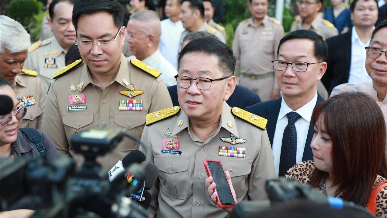 “ประเสริฐ” สั่ง ศธ. ปลดล็อกระเบียบชุดนักเรียน-ลูกเสือ ช่วยผู้ปกครองสู้ค่าครองชีพ 