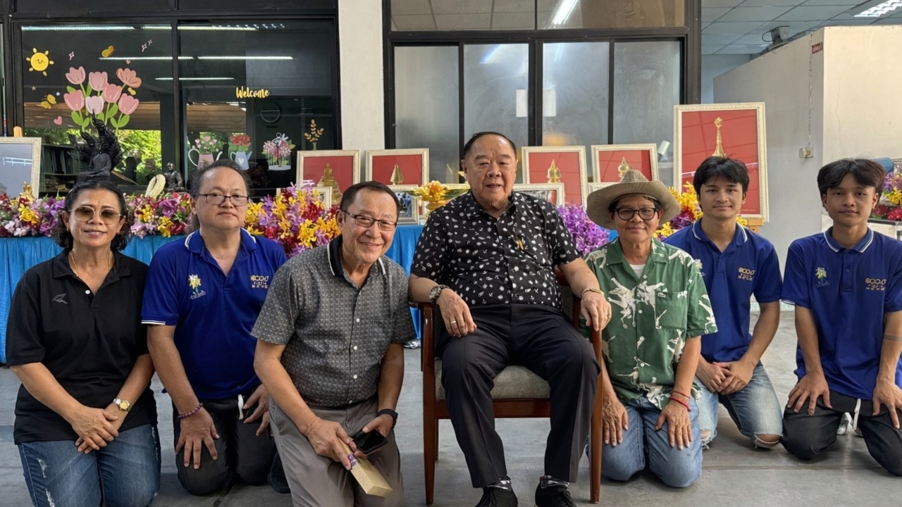 “ลุงป้อม” นำกล้วยไม้ ประดับโฉมมูลนิธิป่ารอยต่อรับสงกรานต์ ขอ ปชช. ดูแลสุขภาพช่วงอากาศร้อน