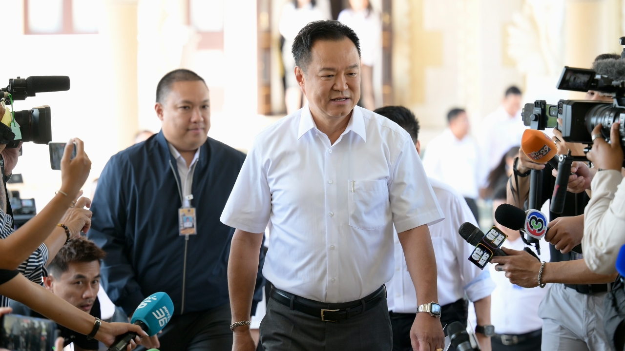 นายกฯ บอกไม่ต้องกังวลเรื่องน้ำมัน ปชช. พักผ่อนช่วงสงกรานต์ให้เต็มที่ ลั่น รมต. ทำงานต่อเนื่อง