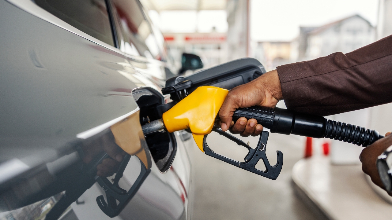 อัปเดตราคาน้ำมันพรุ่งนี้ 15 เมษายน 2569 น้ำมันดีเซล น้ำมันเบนซิน ลิตรละเท่าไร