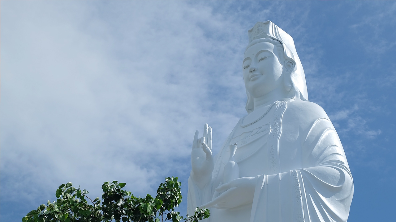 How to Worship Guan Yin to Invoke Mercy and Relief: Proper Offerings and Chants