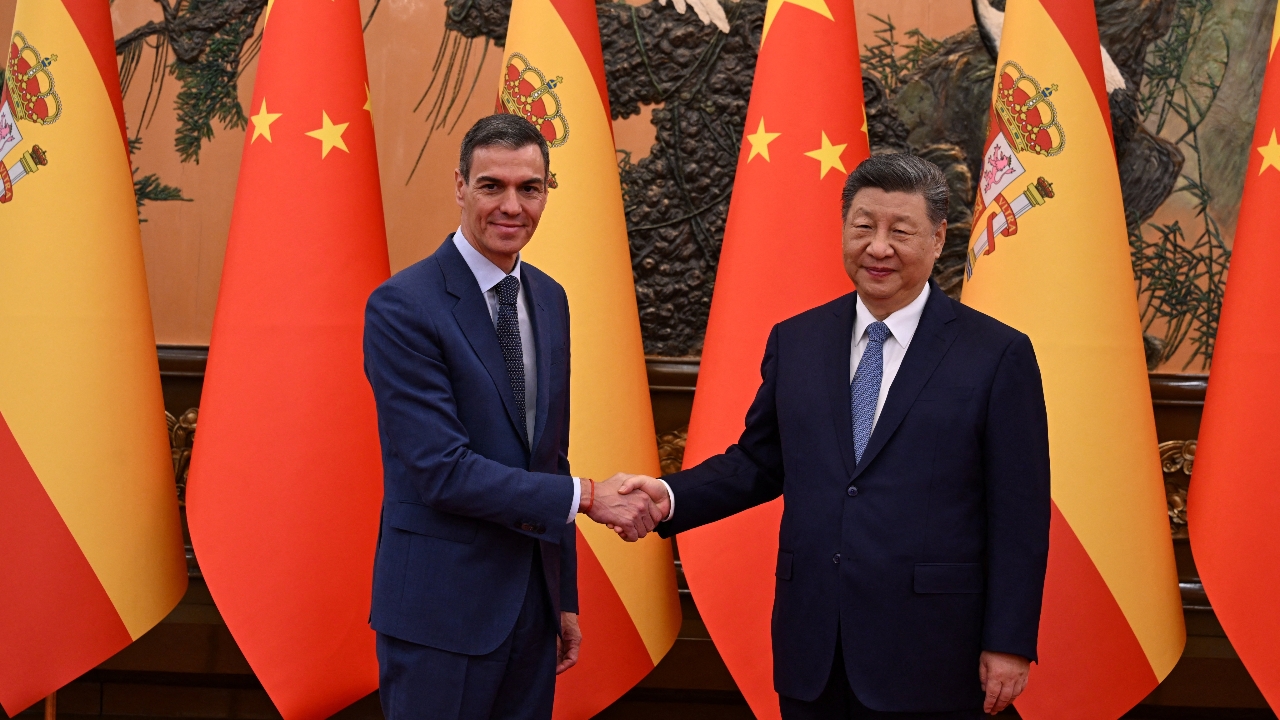 "สี จิ้นผิง" ต้อนรับนายกฯ สเปน ประกาศบทบาทจีนส่งเสริม"เจรจาสันติภาพ" ในตะวันออกกลาง