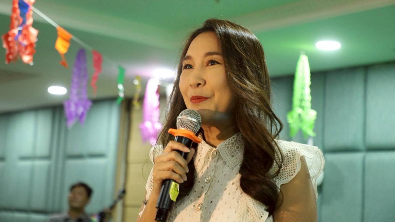 “ไหม” รับ เตรียมเปลี่ยนหัวหน้าพรรคประชาชน-แย้มคนชิงเก้าอี้ผู้ว่าฯ กทม. เป็นคนในพรรค