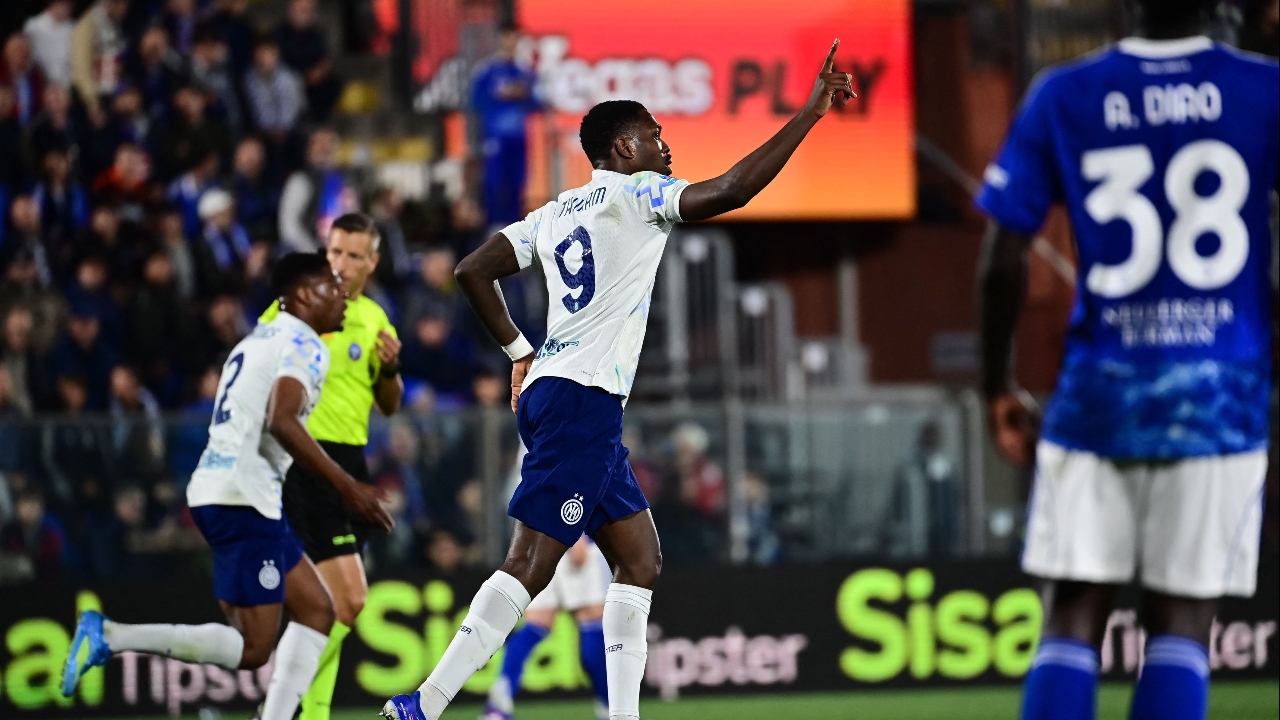 Inter Milan Come From Behind to Beat Como in Thrilling Match, Extending Lead at Top of Italian Serie A