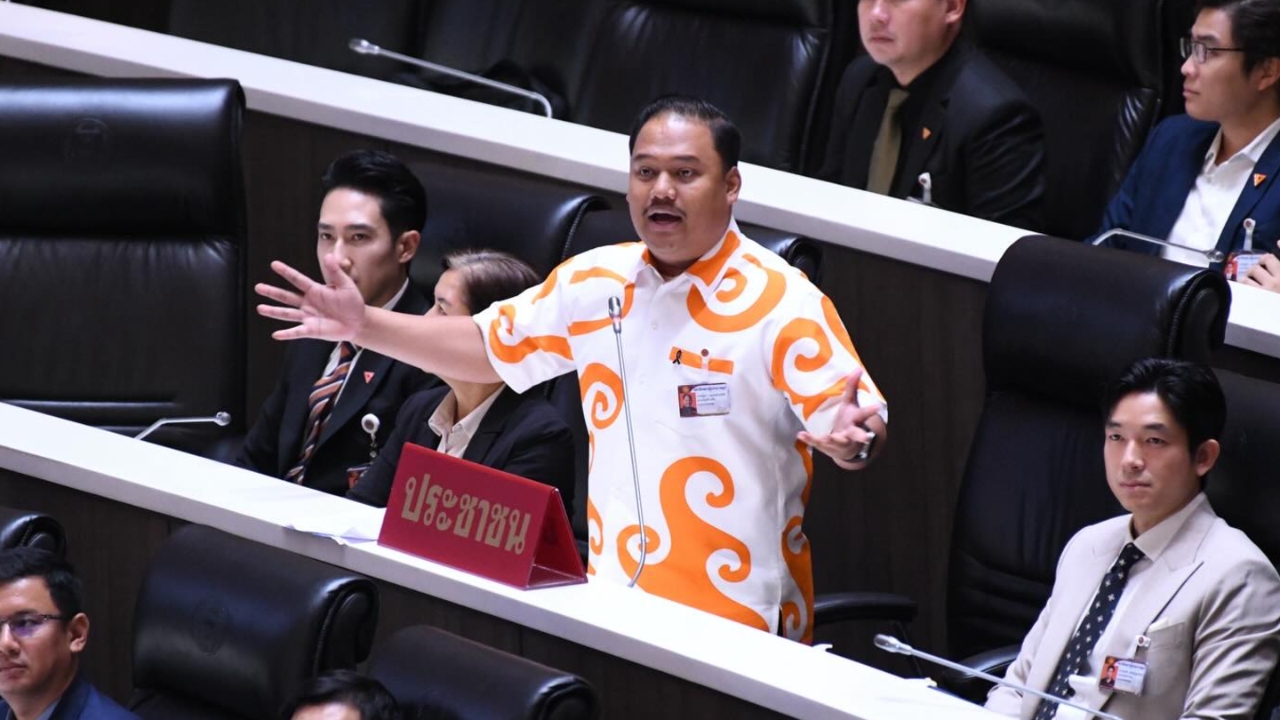 “ณัฐชา” ปชน. ติง “พิพัฒน์” เงียบกริบ ไม่ตอบปม “เสี่ยตือ” เตือนนายกฯ ใช้งานต่อ ระวังรัฐบาลอายุสั้น