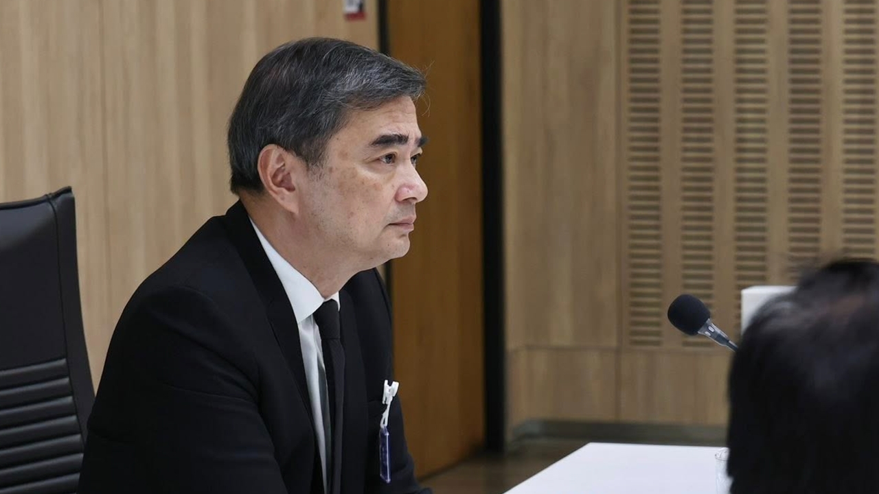 “อภิสิทธิ์” ฉะรัฐบาลแก้วิกฤติพลังงาน-ของแพงไม่ตรงจุด ติงนายกฯ ติดบริหารแบบเอกชน