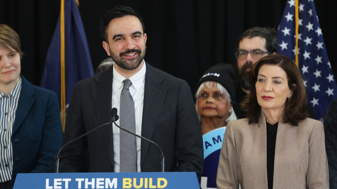 ผู้ว่าฯ-นายกฯ นิวยอร์ก หนุนเก็บภาษีคนรวยมีบ้านหลังที่ 2 มูลค่าเกิน 160 ล้านบาท