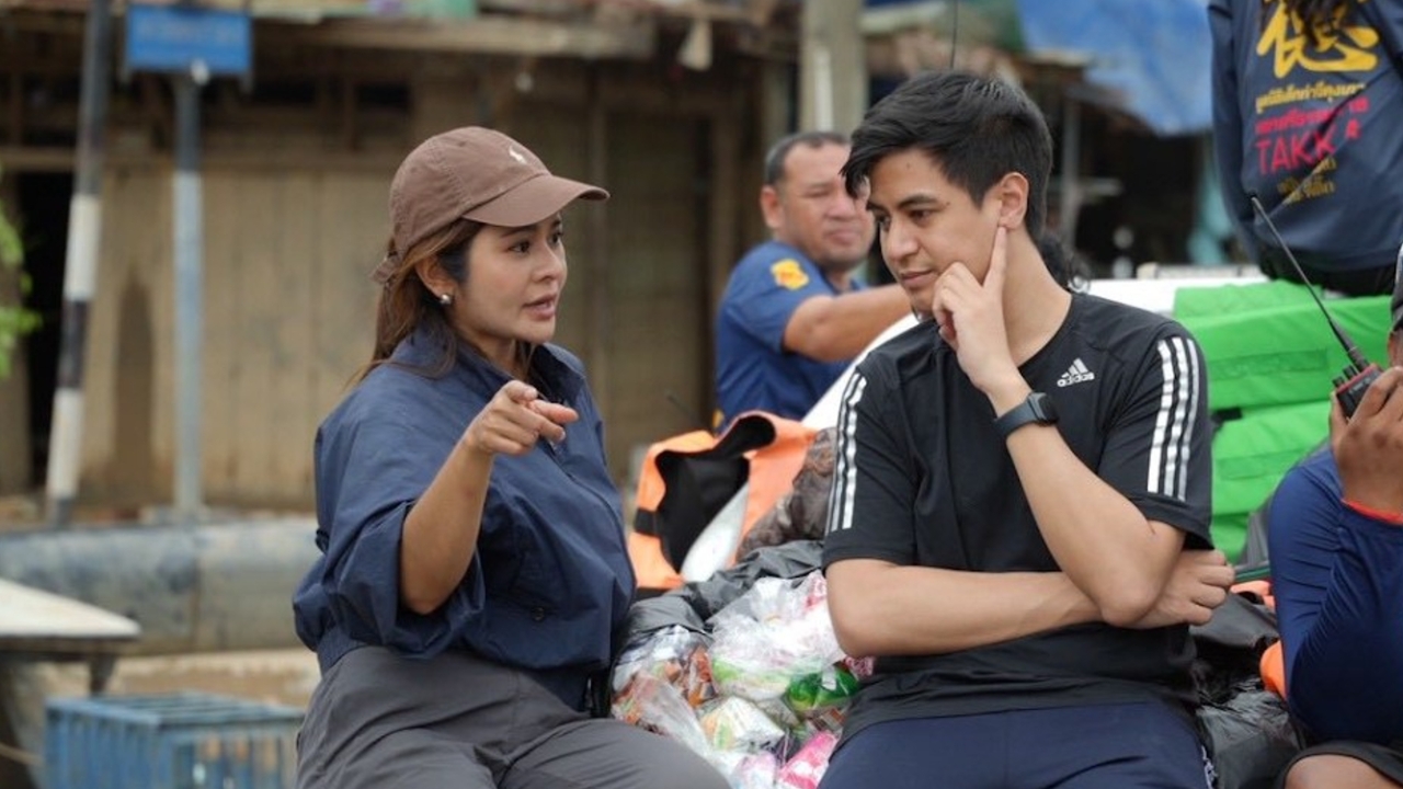 “ไอติม” ส่งต่อภารกิจโฆษกพรรคประชาชน ให้ “ลิซ่า” ชม สื่อสารเรื่องซับซ้อนให้เข้าใจง่าย