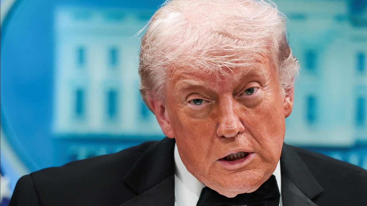 ทรัมป์เผย ถ้าอิหร่านอยากคุยก็โทรศัพท์มาได้ หลังยกเลิกคุยที่ปากีสถาน