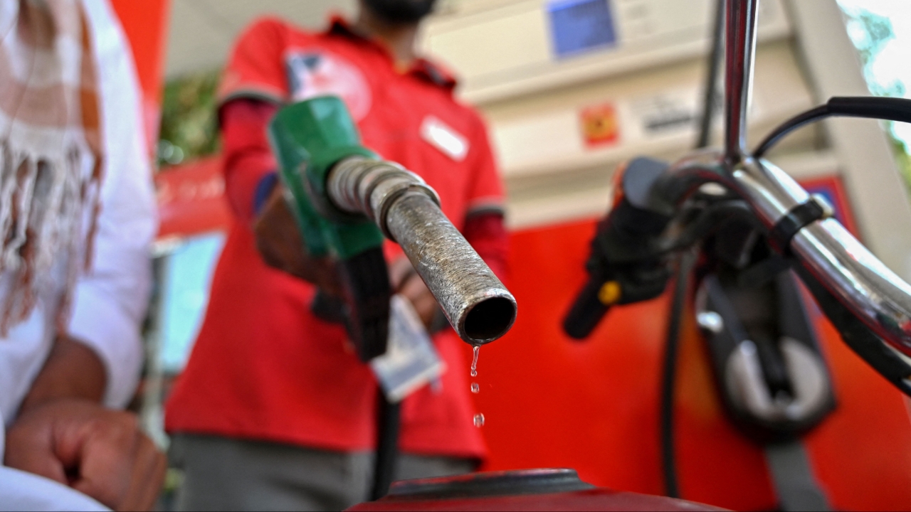 ราคาน้ำมันดิบโลกพุ่ง หลังอิหร่านย้ำไม่เปิดฮอร์มุซ ซัดสหรัฐบ่อนทำลายความเชื่อมั่น ทำการเจรจาสะดุด