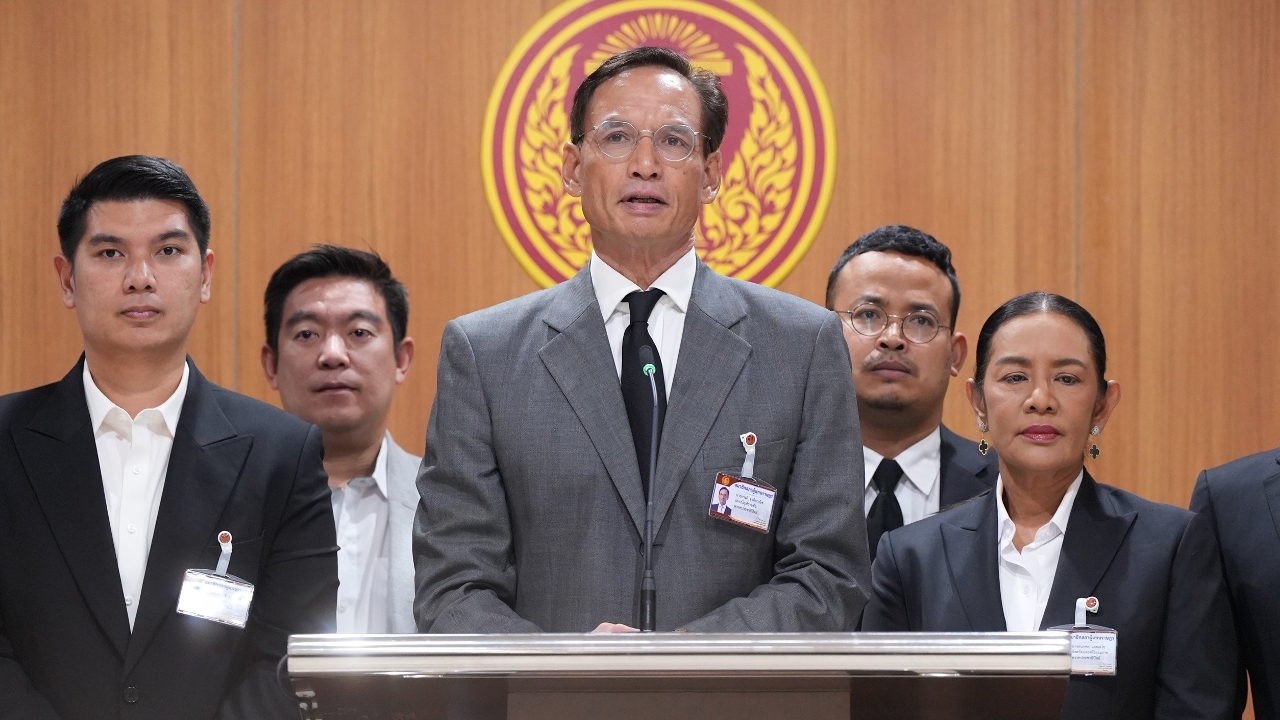 “กรณ์” นำทีม ยื่นญัตติด่วนตั้ง กมธ. ศึกษา โครงการแลนด์บริดจ์ 