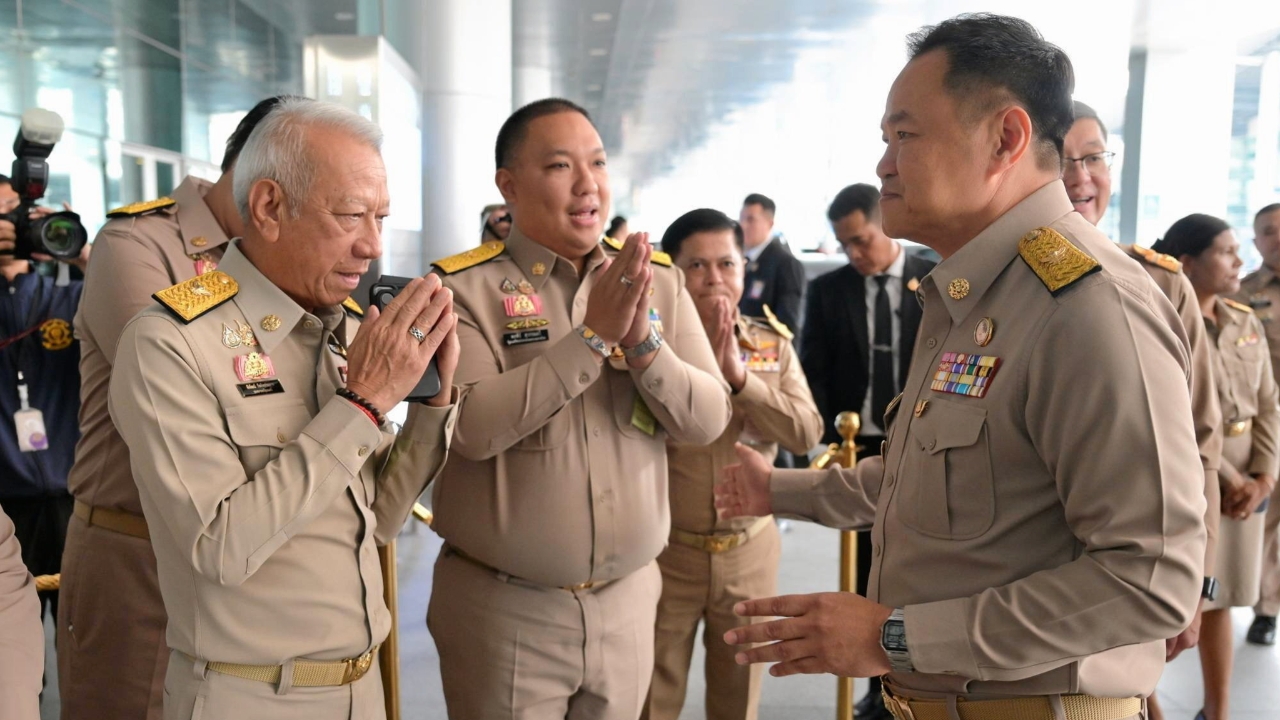 “อนุทิน” มอบ “พิพัฒน์” ศึกษาโครงการแลนด์บริดจ์ ก่อนนำเข้า ครม.