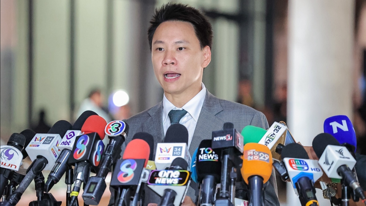 “ราเชน” เลื่อนนัดพบ “ไผ่ ลิกค์” อ้างเอกสารไม่ครบ ด้าน “อรรถกร” ยอมรับเสียดายคนเก่ง