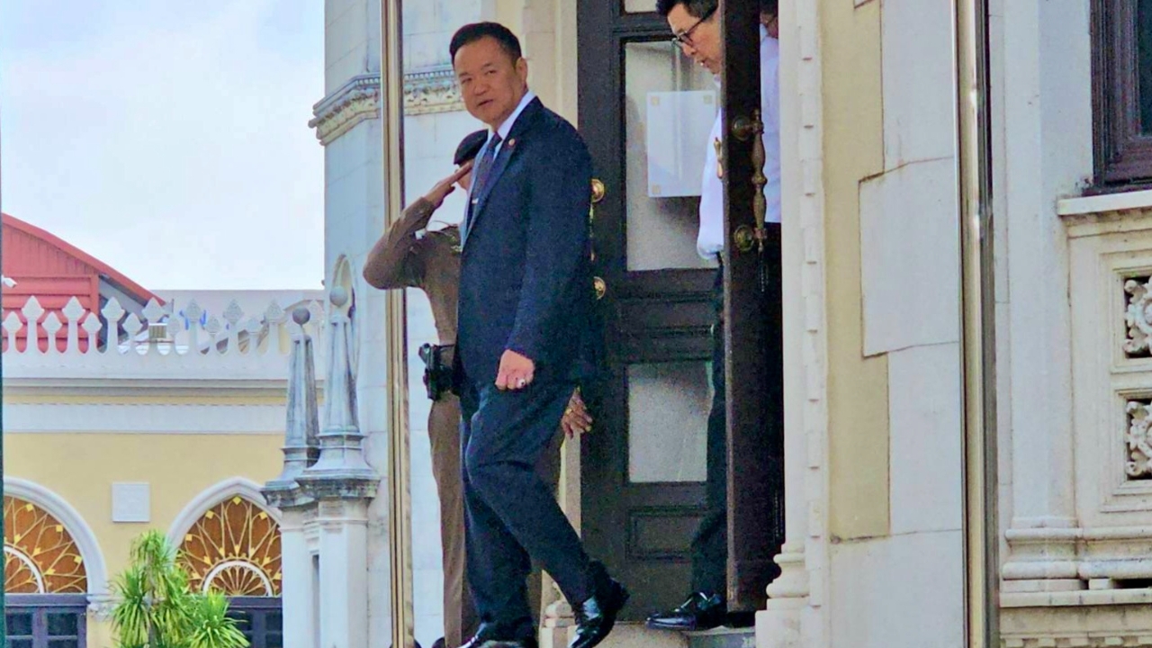 นายกฯ เรียก สีหศักดิ์-เลขา สมช. หารือ จับตาจ่อยกเลิก MOU 44 - ตั้งคณะพูดคุยสันติสุขชายแดนใต้ 