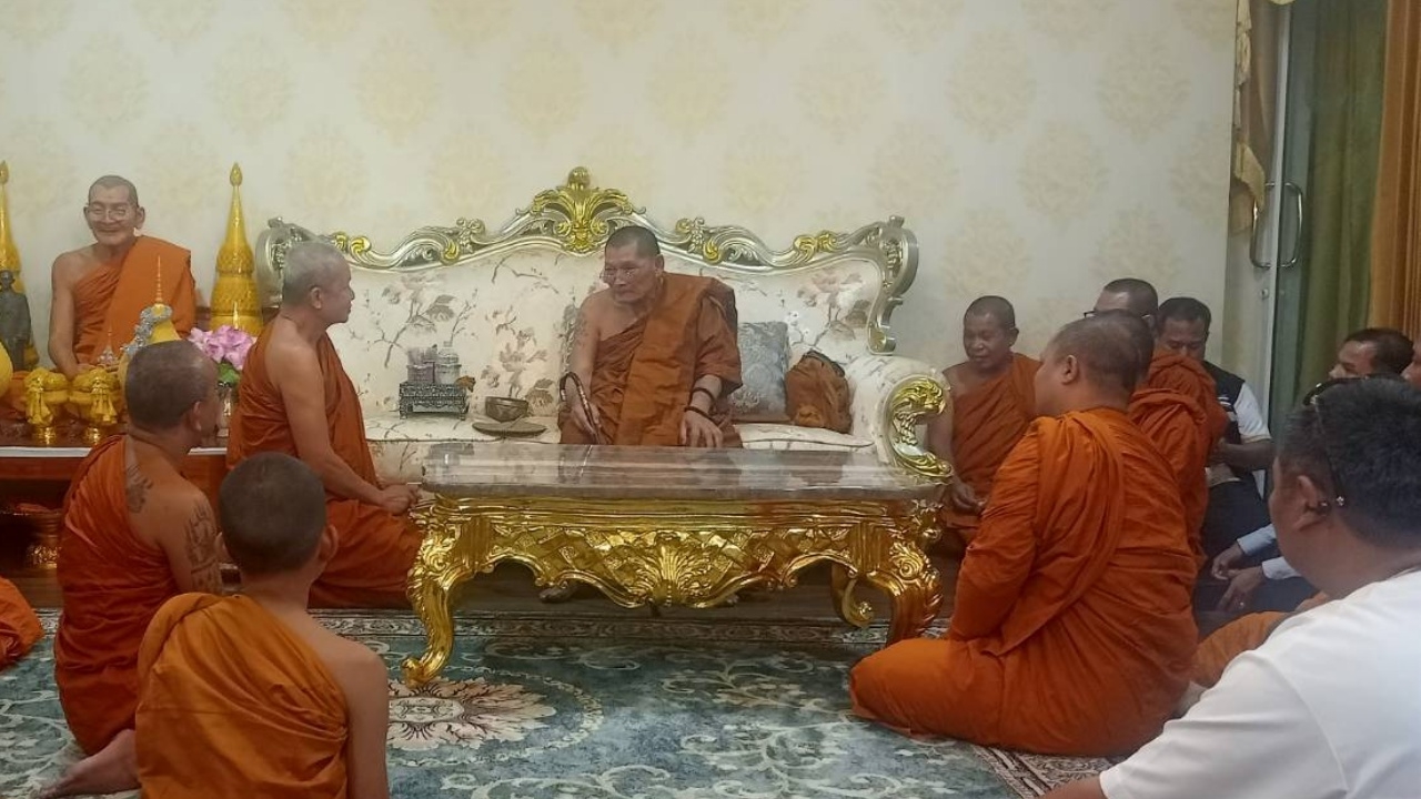 "หลวงปู่ศิลา" ลาออกจากตำแหน่งเจ้าอาวาส "วัดพระธาตุหมื่นหิน" บอกถึงเวลาสมควรพักแล้ว