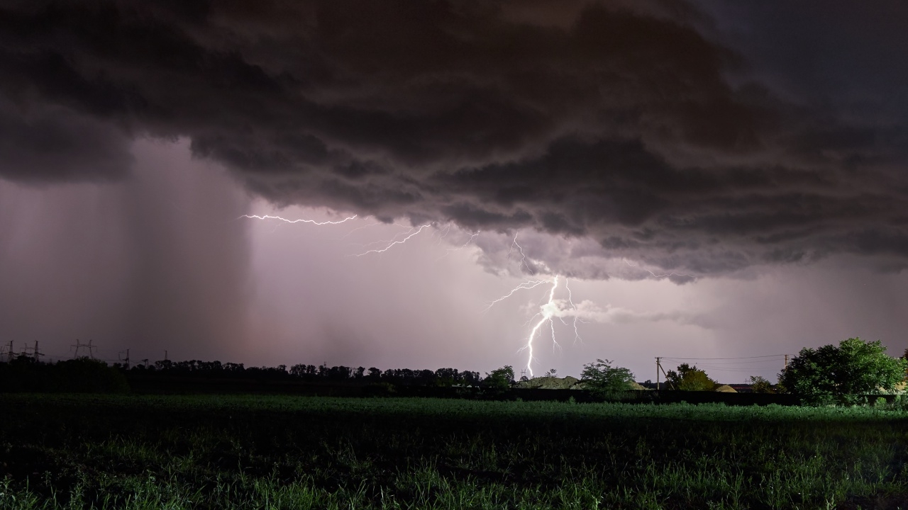 อุตุฯ เตือนจังหวัดเสี่ยงภัย "พายุฤดูร้อน" ช่วง 23 - 25 เม.ย. เช็กเลยที่ไหนบ้าง