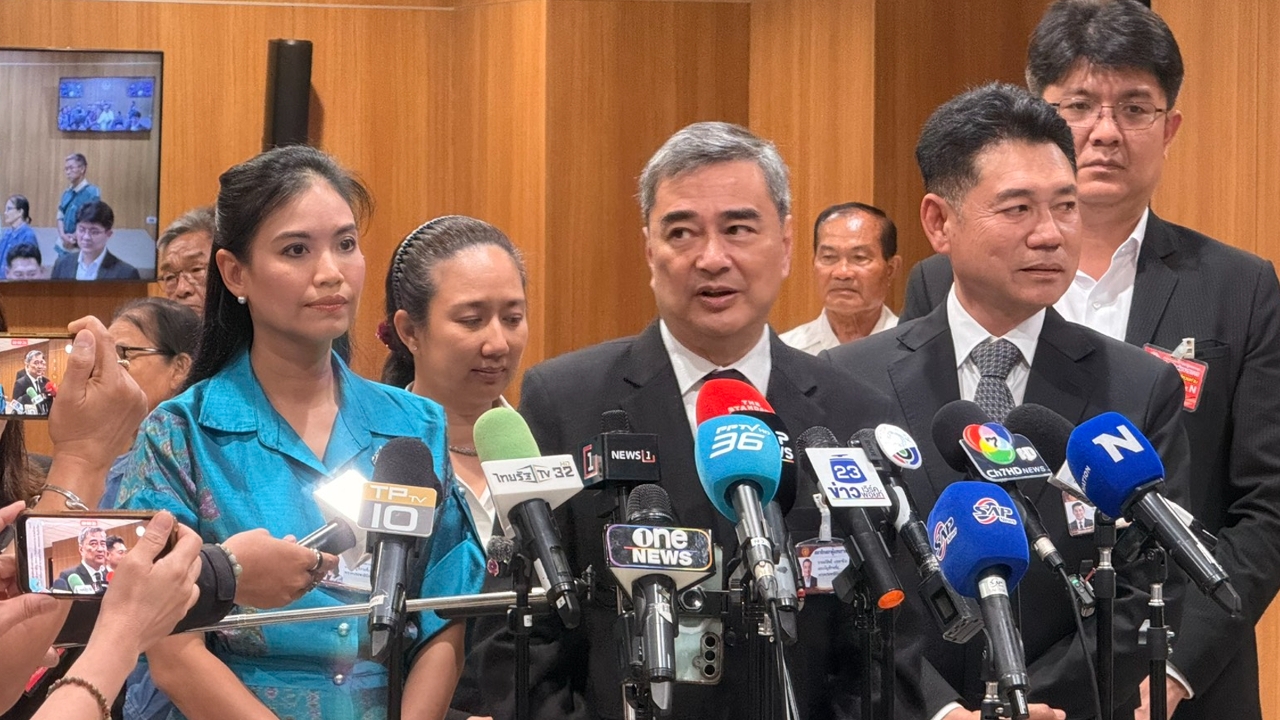 “อภิสิทธิ์” บี้ ป.ป.ช. แจงยกคำร้อง “ศักดิ์สยาม” มั่นใจหลายฝ่ายจองกฐินร้องสอบต่อ