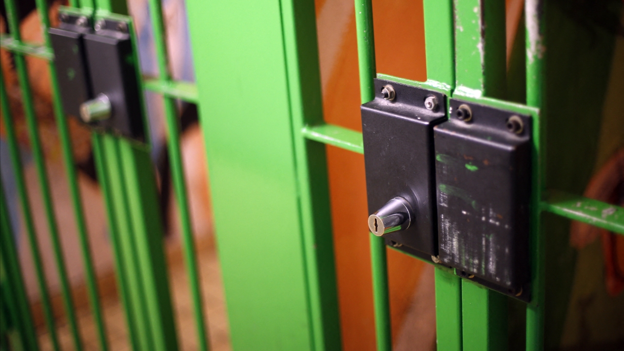 อังกฤษจำคุกตลอดชีวิตจอมข่มขืนจงใจแพร่เชื้อ HIV