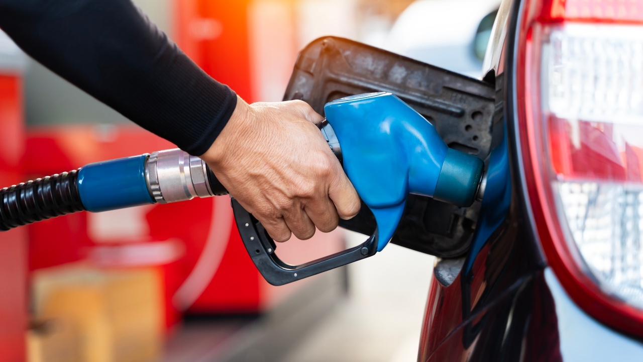 กบน. ลดราคาน้ำมันดีเซล 1.50 บาท เป็น 40.20 บาทต่อลิตร มีผลพรุ่งนี้ 24 เมษายน