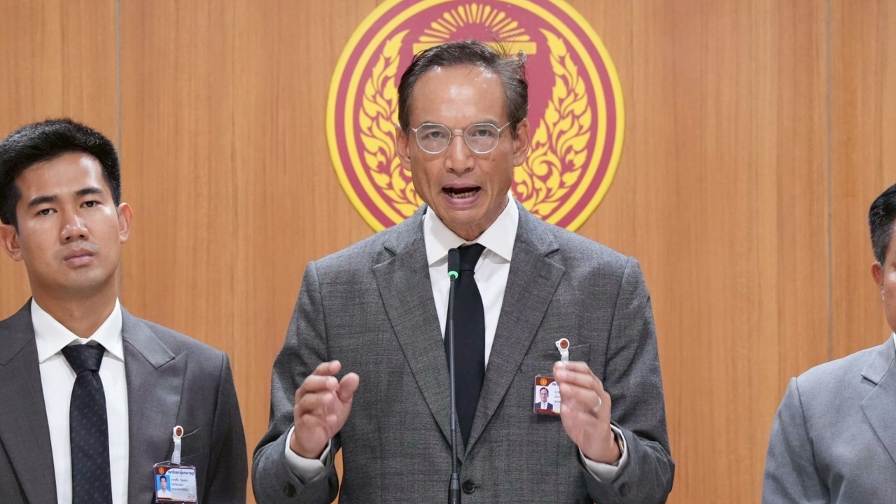 “กรณ์” ผิดหวังรัฐบาลแจงไม่ชัดเจนสูตรลดค่าการกลั่น มองออก พ.ร.ก.กู้เงิน คือแผนพิสดาร