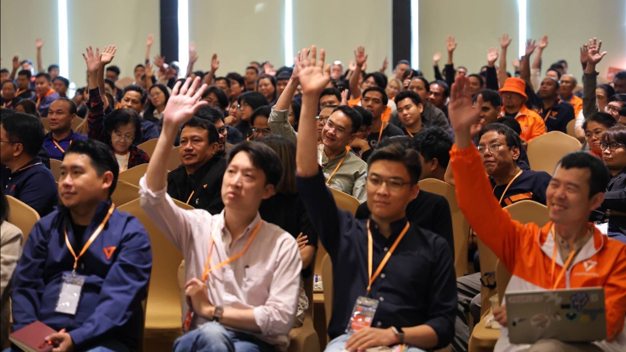 “เท้ง” นำทัพประชุมใหญ่ค่ายส้ม ย้ำเป้าหมาย “พรรคมวลชน” สร้างการเปลี่ยนแปลงร่วมกัน