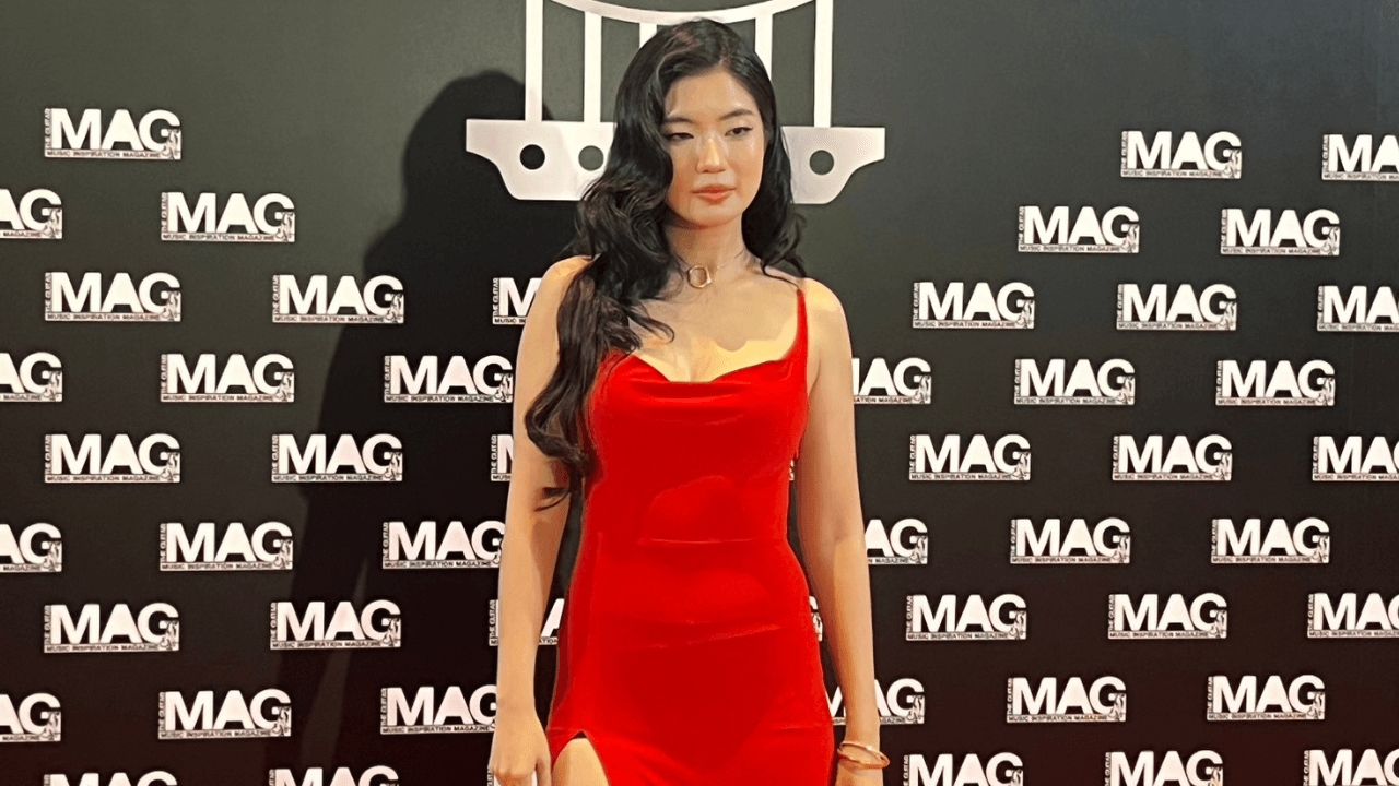 เปิดภาพ "ก้อย อรัชพร" สวยเซ็กซี่ในเดรสสีแดง แจกความสดใสตามสไตล์คนมีความรัก