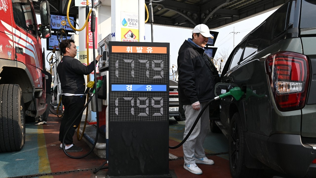 เกาหลีใต้ประกาศใช้มาตรการทางเศรษฐกิจทุกช่องทาง รับมือผลกระทบวิกฤตตอ.กลาง หวั่นกระทบศก.-น้ำมันพุ่ง