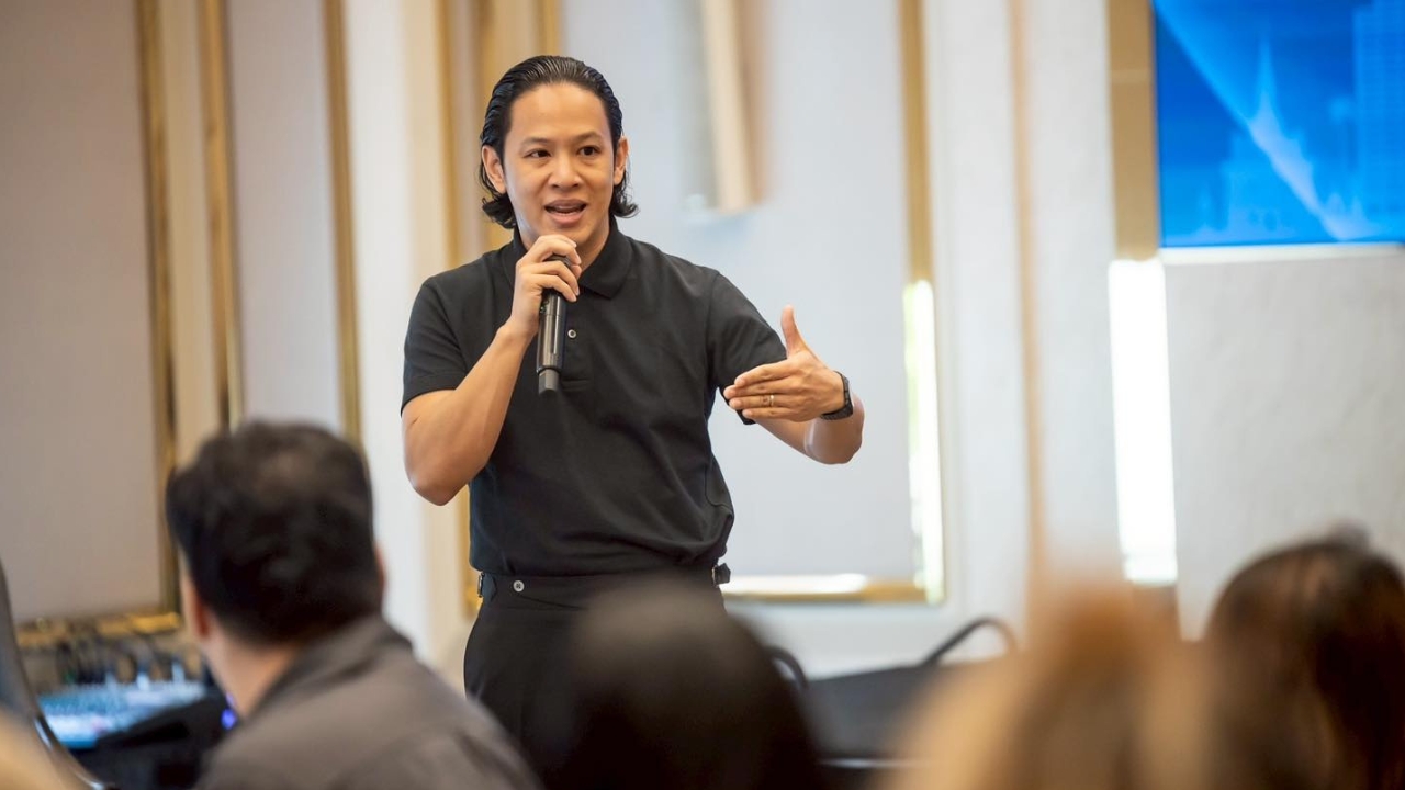 เปิดเส้นทาง "โอม ค็อกเทล" สู่ผู้บริหารค่าย Gene Lab ก่อนประกาศยุติบทบาทบริหาร