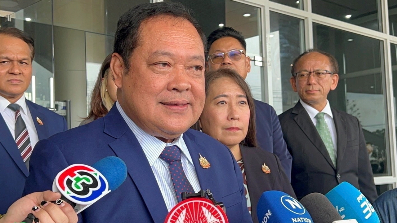 “ทวี”เสนอมาตรการฉุกเฉินหั่นภาษีสรรพสามิต งดเก็บเงินเข้ากองทุน ดึงราคาน้ำมันลงทันทีลิตรละ 10 บาท