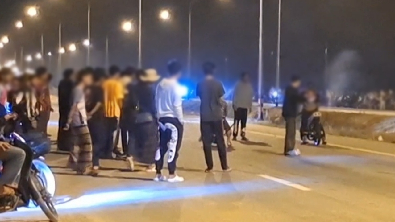 เด็กแว้นปัตตานียึดถนนแข่งรถพนันความเร็ว ชนกันเองดับ 3 ศพ เจ็บหลายราย