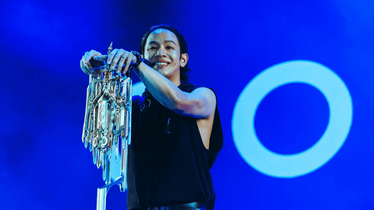 เปิดประวัติ โอม Cocktail นักร้องนำวงร็อก ก่อนยุติบทบาทผู้บริหาร GeneLab จนสะเทือน