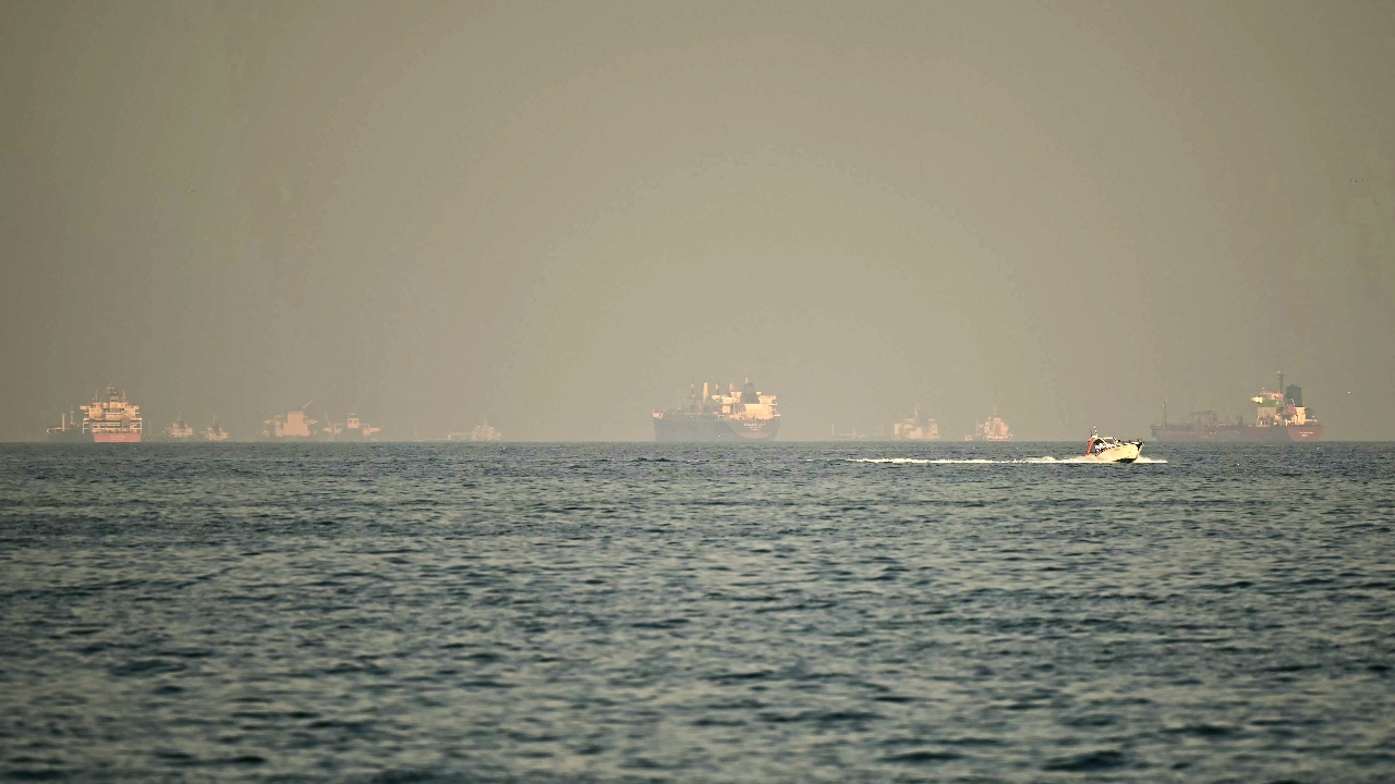 โจมตีไม่หยุด! เรือคอนเทนเนอร์ถูกถล่มใกล้ช่องแคบฮอร์มุซอีก ลำที่ 6 ใน 48 ชั่วโมง