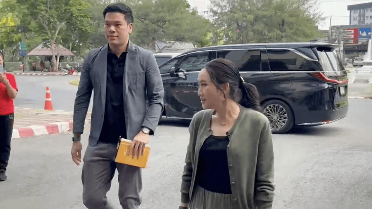 "อิ๊งค์-สามี" เข้าเยี่ยม "ทักษิณ" เผยคุณพ่อสบายดี ไม่มีคุยเรื่องการเมือง