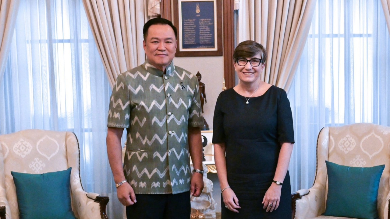 “อนุทิน” คุย “ทูตออสเตรเลีย” ถกปัญหานำเข้านมผง ปัดหารือเรื่องน้ำมัน