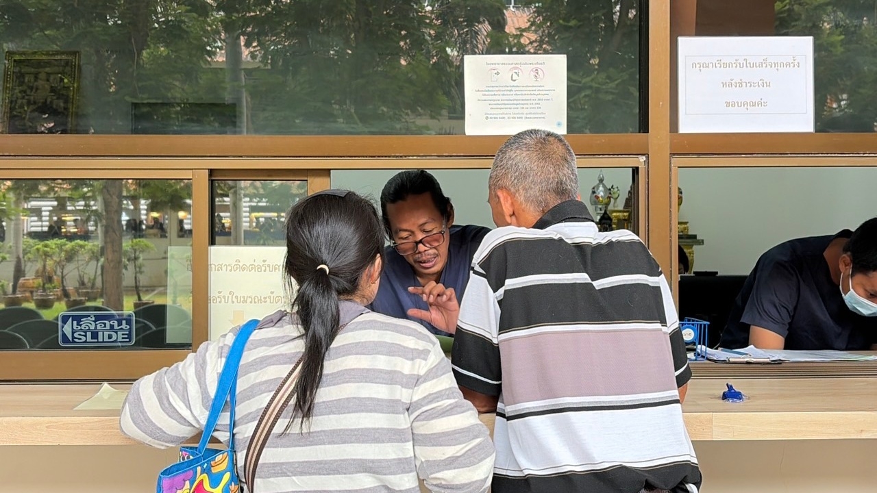 พี่สาวมารับศพ "อังคณา" เผยสาเหตุเสียชีวิต สามีแจงชัดๆ ปมผ้าคลุมกล้องวงจรปิด