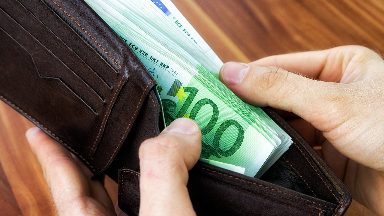 Prepare to Open Your Wallet for Wealth: Key Numbers for Monday to Bring Prosperity on 16 Mar 2026