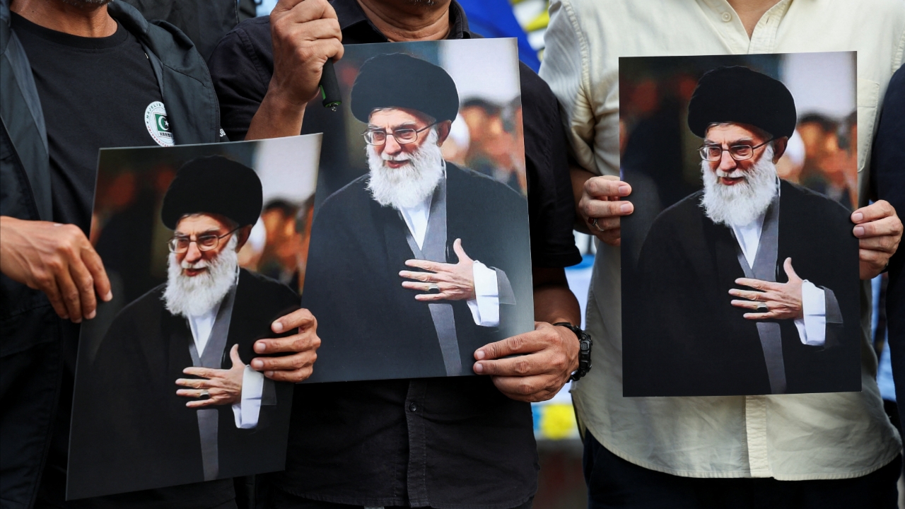 สื่ออิหร่านอ้าง ภริยาอดีตผู้นำสูงสุดยังมีชีวิตอยู่