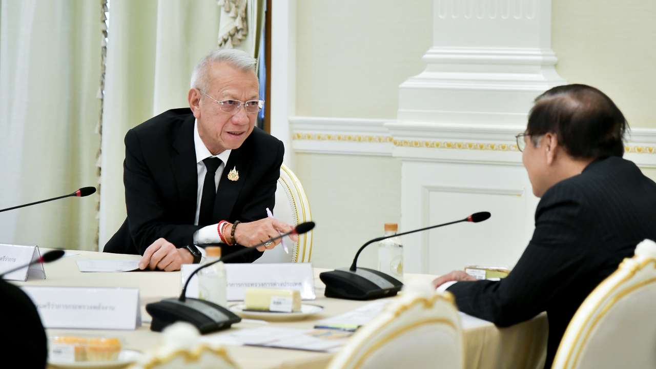 “พิพัฒน์” ถกศูนย์ติดตามสถานการณ์สู้รบตะวันออกกลางนัดแรก รับมือผลกระทบเศรษฐกิจ