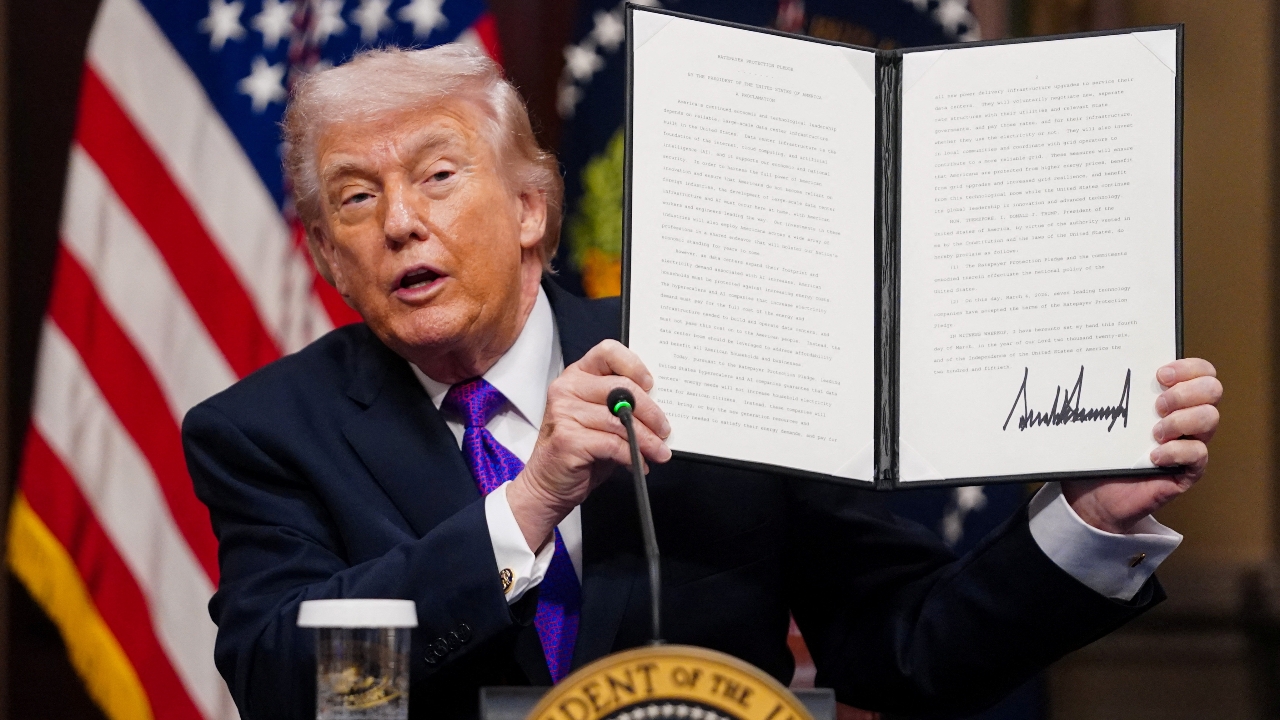 "ทรัมป์" ให้คะแนนสงครามอิหร่าน "15 เต็ม 10" ลั่นกวาดล้างผู้นำเตหะรานราบคาบ