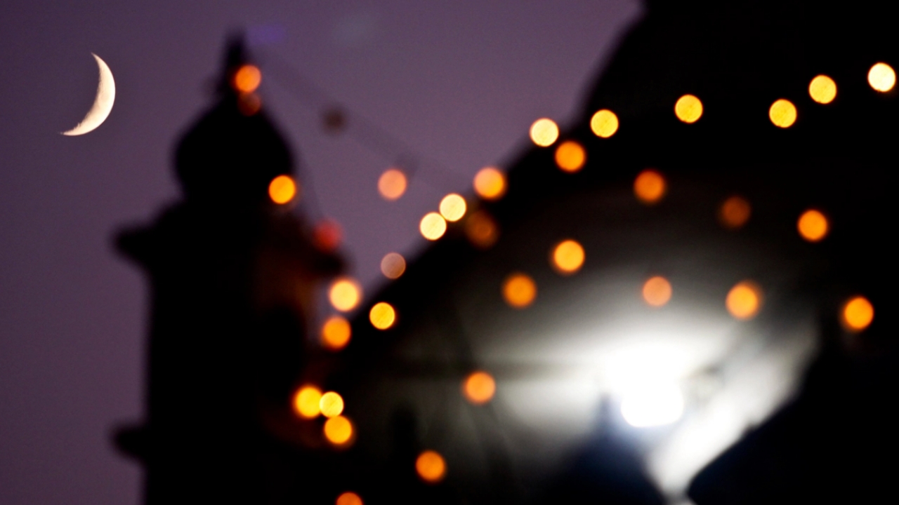 "จุฬาราชมนตรี" ประกาศดูดวงจันทร์ 19 มีนาคม 2569 กำหนดวันอีฎิ้ลฟิตริ