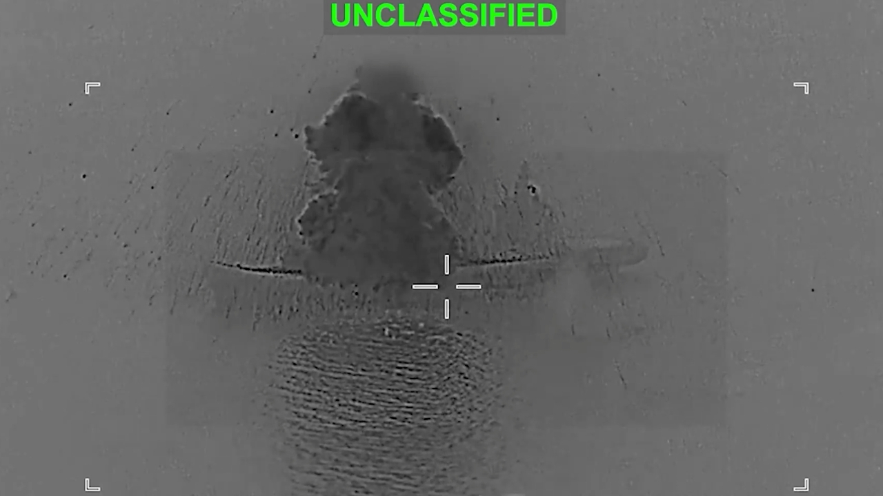 กองทัพสหรัฐเผย รุกโจมตี “เรือบรรทุกโดรน” อิหร่าน ไฟลุกกลางทะเล