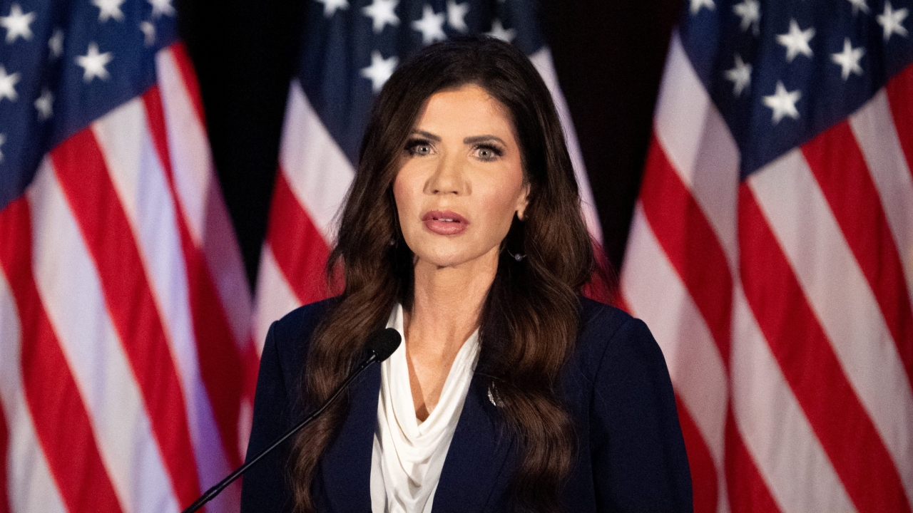 ทรัมป์ปลด “คริสตี โนเอม” พ้นตำแหน่ง รมต.ความมั่นคงมาตุภูมิ