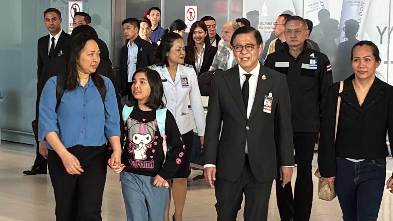 คนไทยชุดแรกจากอิหร่านกลับถึงประเทศไทยแล้ว ด้านรมว.ต่างประเทศยังห่วงพื้นที่เสี่ยง