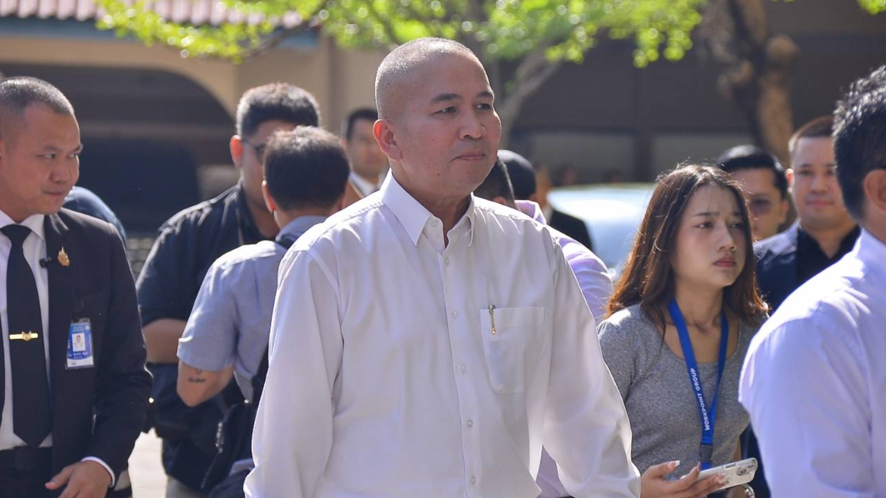 “รุทธพล” ไม่ทราบปมยื่นขอพักโทษ “ทักษิณ” เผยขั้นตอนต้องผ่าน 3 คกก. กำชับทำตามกฎหมาย