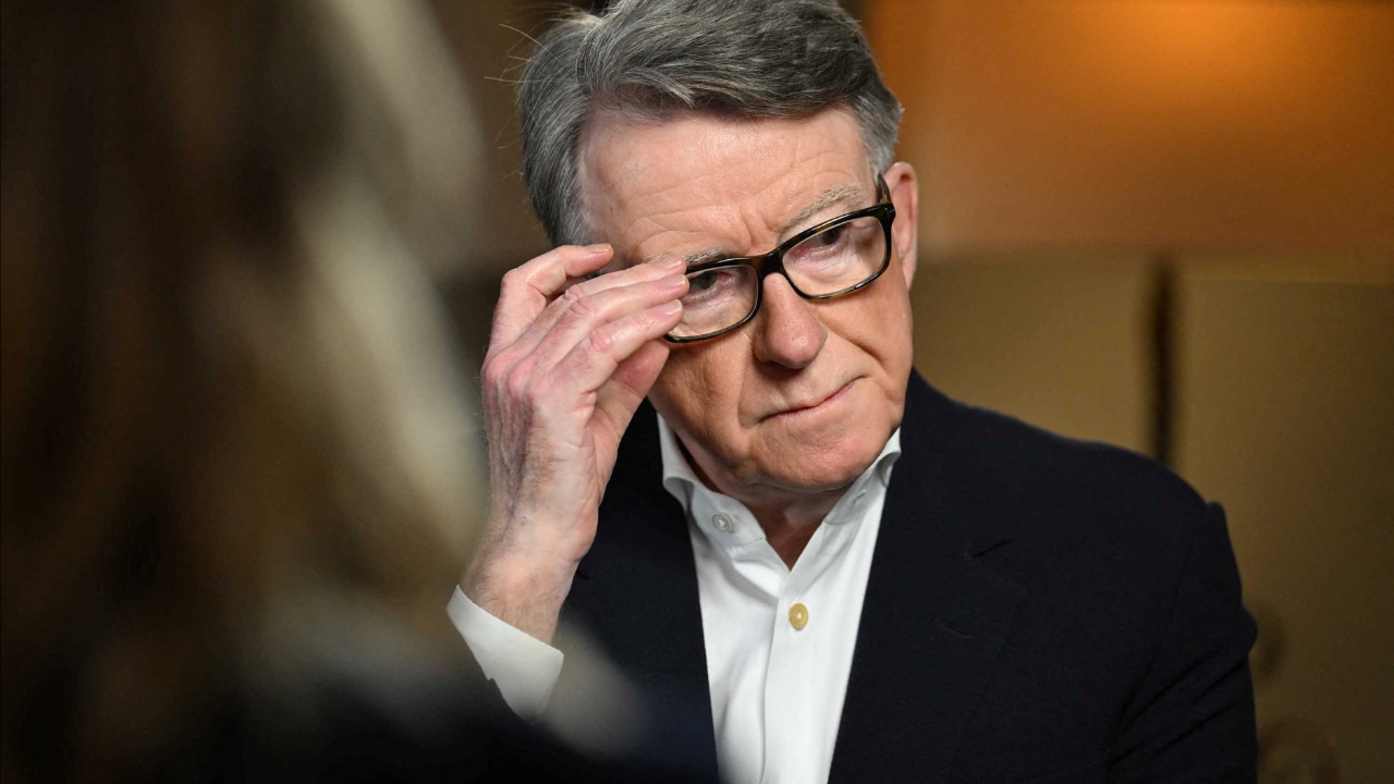 นายกฯ UK สั่งตรวจสอบอดีตทูต ปมพัวพันคดีเอปสตีน