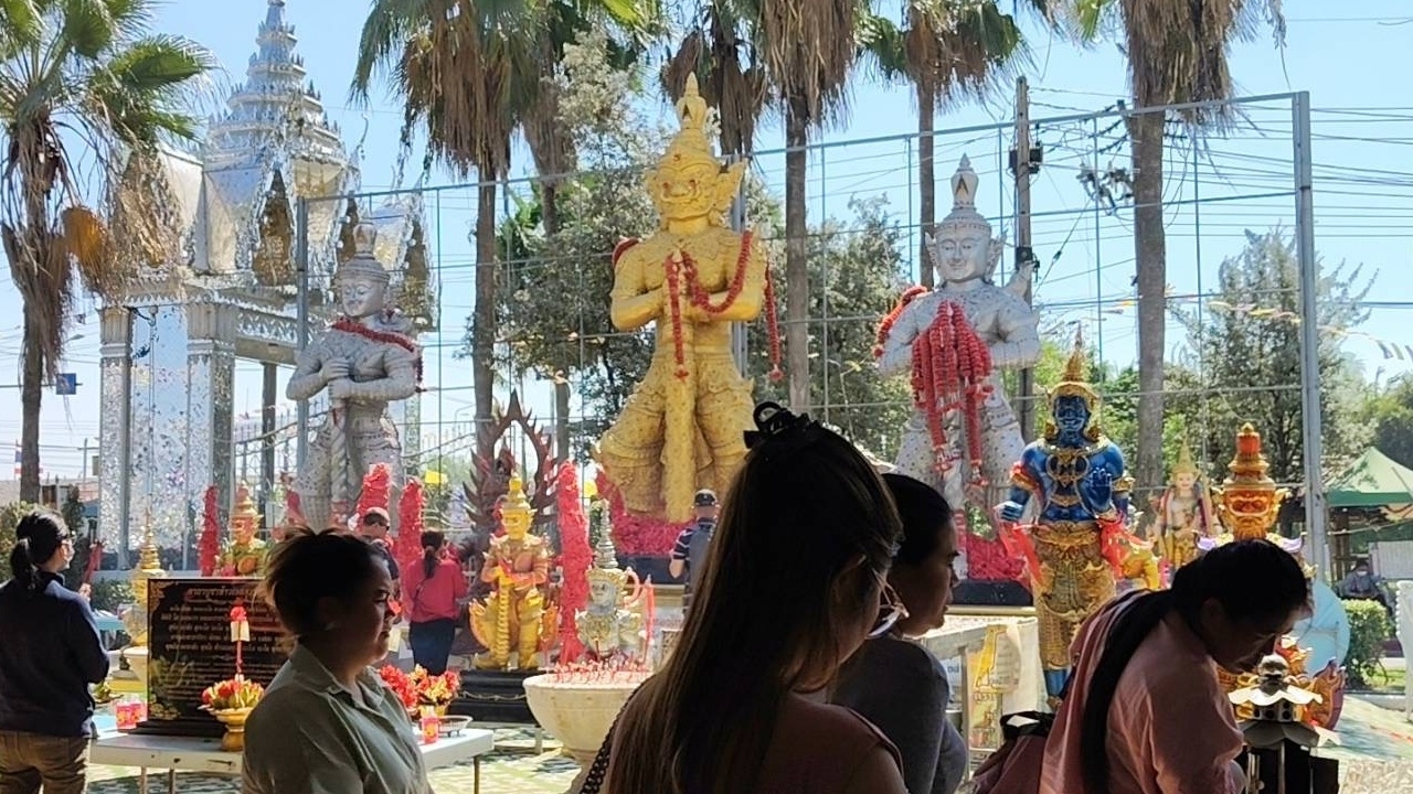 สมหวังหลายเรื่อง หนุ่มกลับมาแก้บน "ท้าวเวสสุวรรณ" แถมได้ "เลขเด็ดงวดนี้" ลุ้นโชค